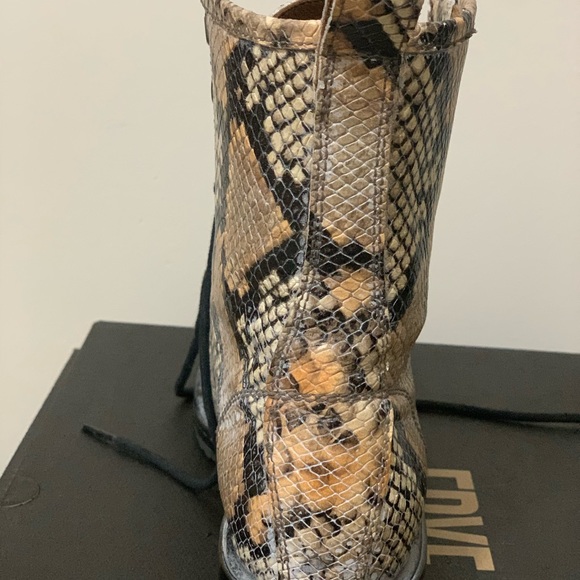 COPY - FRYE VERONICA COMBAT BOOT - TAN MULTI Size 6.5 - Picture 4 of 6